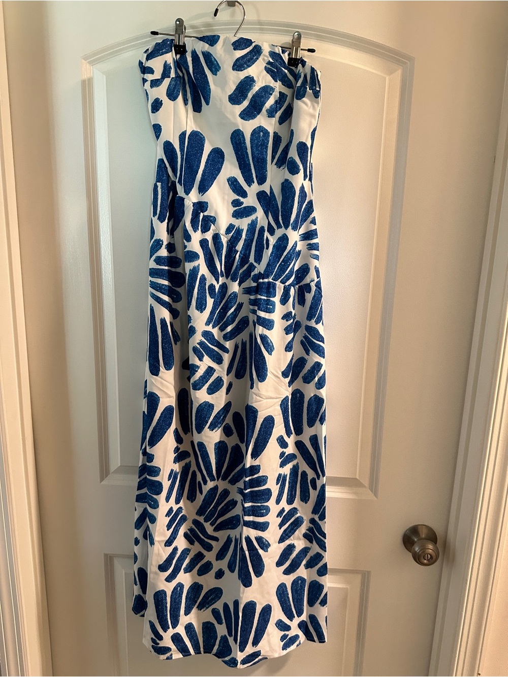 Source Unknown White Strapless Sundress with Blue Floral Print